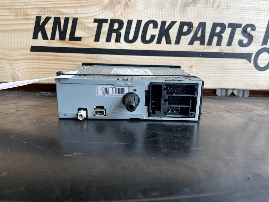 VOLVO FH4 RADIO 22192832 - Cab and interior for Truck: picture 2 VOLVO FH4 RADIO 22192832 - Cab and interior for Truck: picture 2