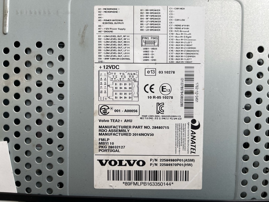 VOLVO FH4 RADIO 22192832 - Cab and interior for Truck: picture 3 VOLVO FH4 RADIO 22192832 - Cab and interior for Truck: picture 3