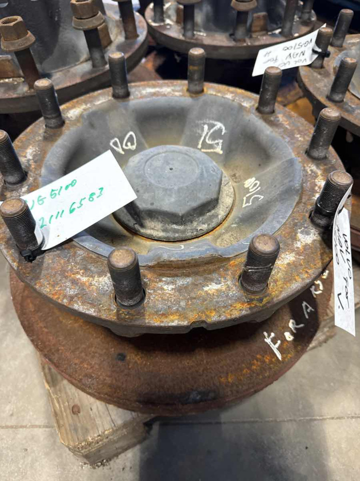 VOLVO FRONT HUB 21116583 - Hub for Truck: picture 1 VOLVO FRONT HUB 21116583 - Hub for Truck: picture 1