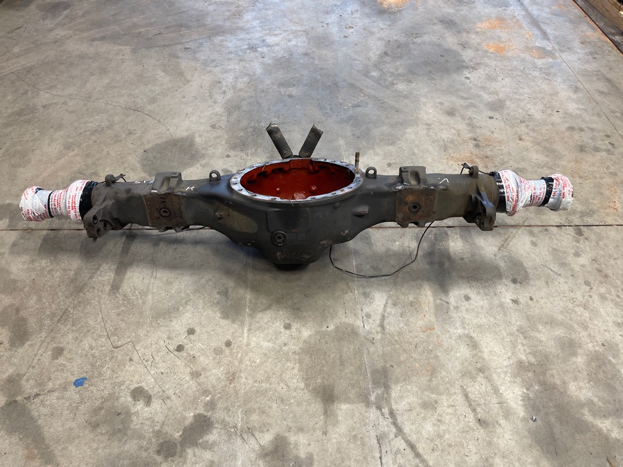VOLVO REAR AXLE 22324044 - Axle and parts for Truck: picture 1 VOLVO REAR AXLE 22324044 - Axle and parts for Truck: picture 1