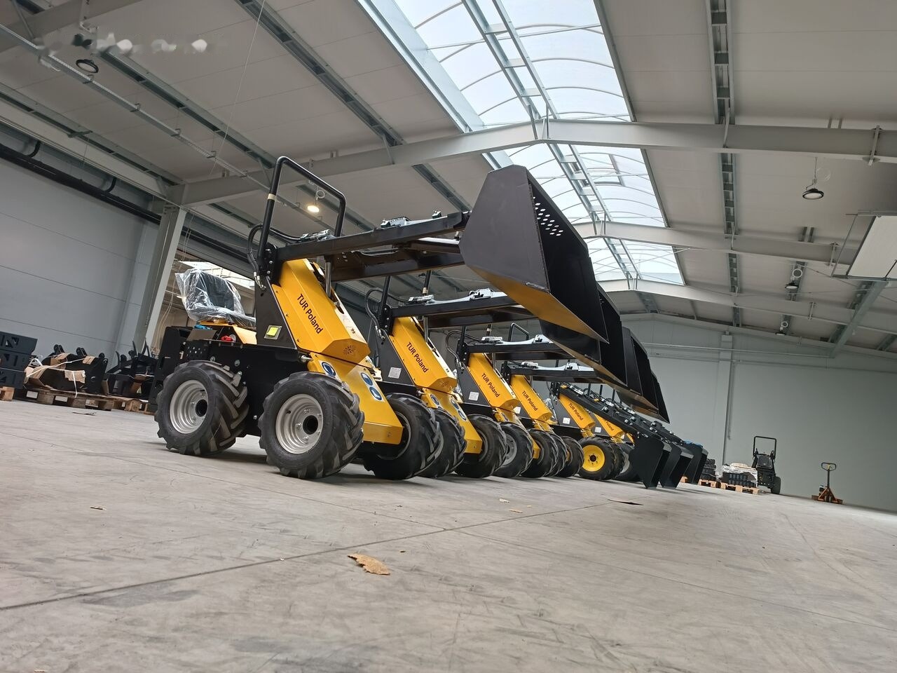 Tur Poland Mini Loader TUR N 520 Mini Hoflader Kompaktlader Briggs&Stratton - Skid steer loader: picture 2 Tur Poland Mini Loader TUR N 520 Mini Hoflader Kompaktlader Briggs&Stratton - Skid steer loader: picture 2