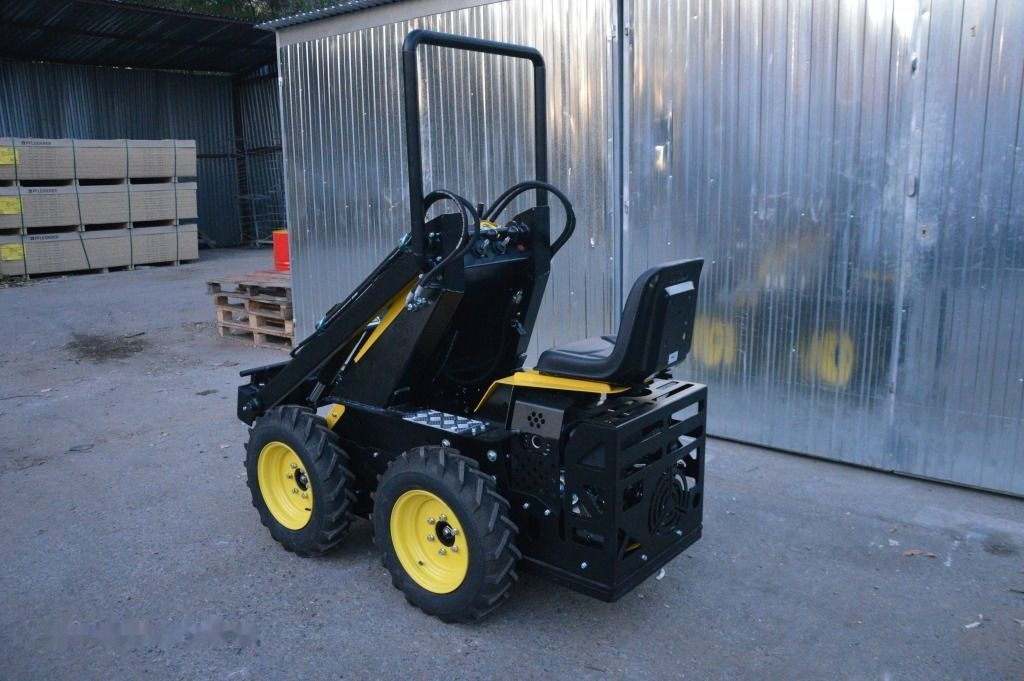 Tur Poland Miniradlader Miniloader Mini hoflader TUR N 520 - Skid steer loader: picture 4 Tur Poland Miniradlader Miniloader Mini hoflader TUR N 520 - Skid steer loader: picture 4