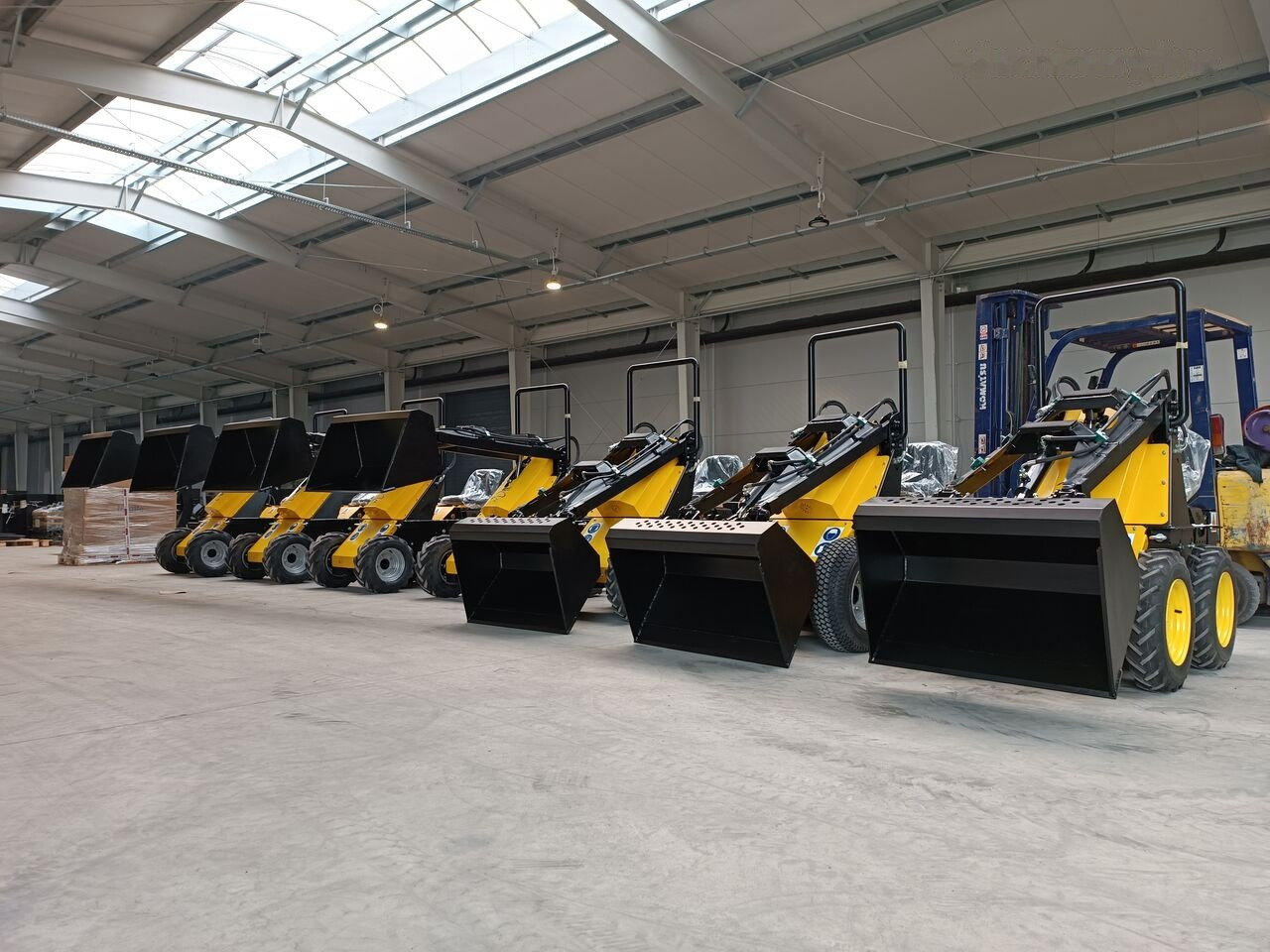 Tur Poland Radlader Mini loader Mini Hoflader N 520 - Skid steer loader: picture 1 Tur Poland Radlader Mini loader Mini Hoflader N 520 - Skid steer loader: picture 1