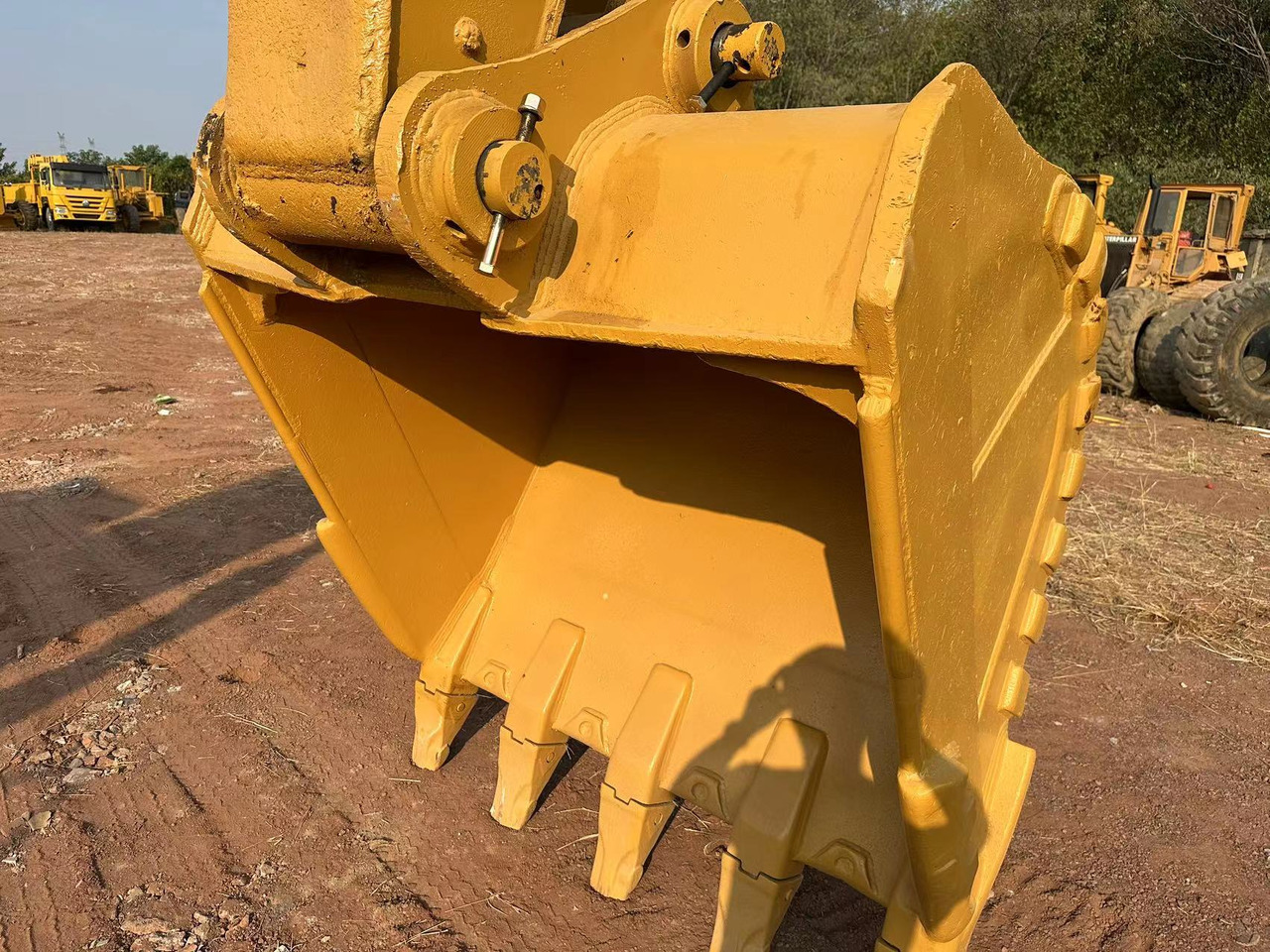 Crawler excavator CAT 320B: picture 7