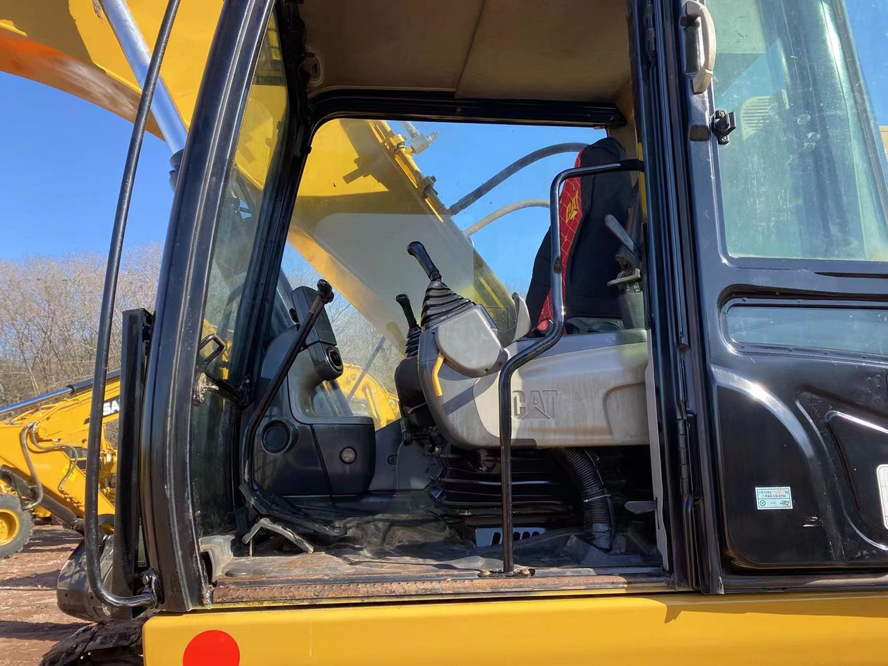 Excavator CAT 325D: picture 8 Excavator CAT 325D: picture 8