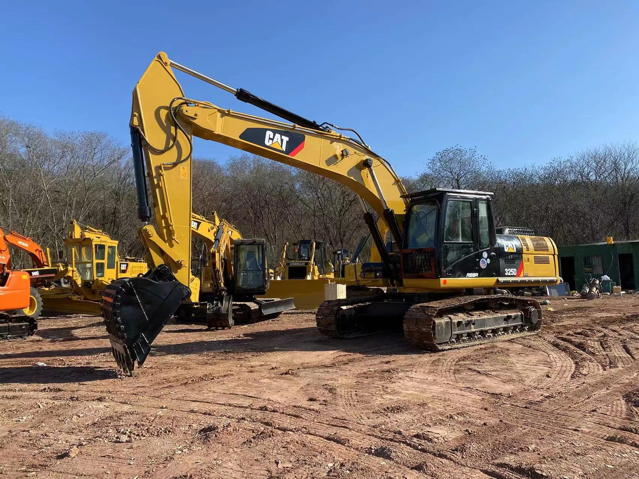 CAT 325D - Excavator: picture 2 CAT 325D - Excavator: picture 2