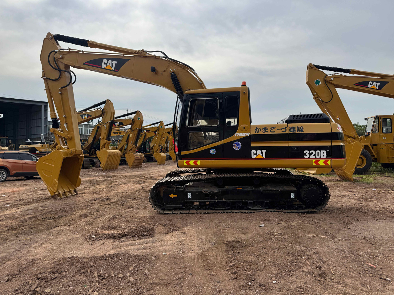 CATERPILLAR 320BL - Crawler excavator: picture 5 CATERPILLAR 320BL - Crawler excavator: picture 5