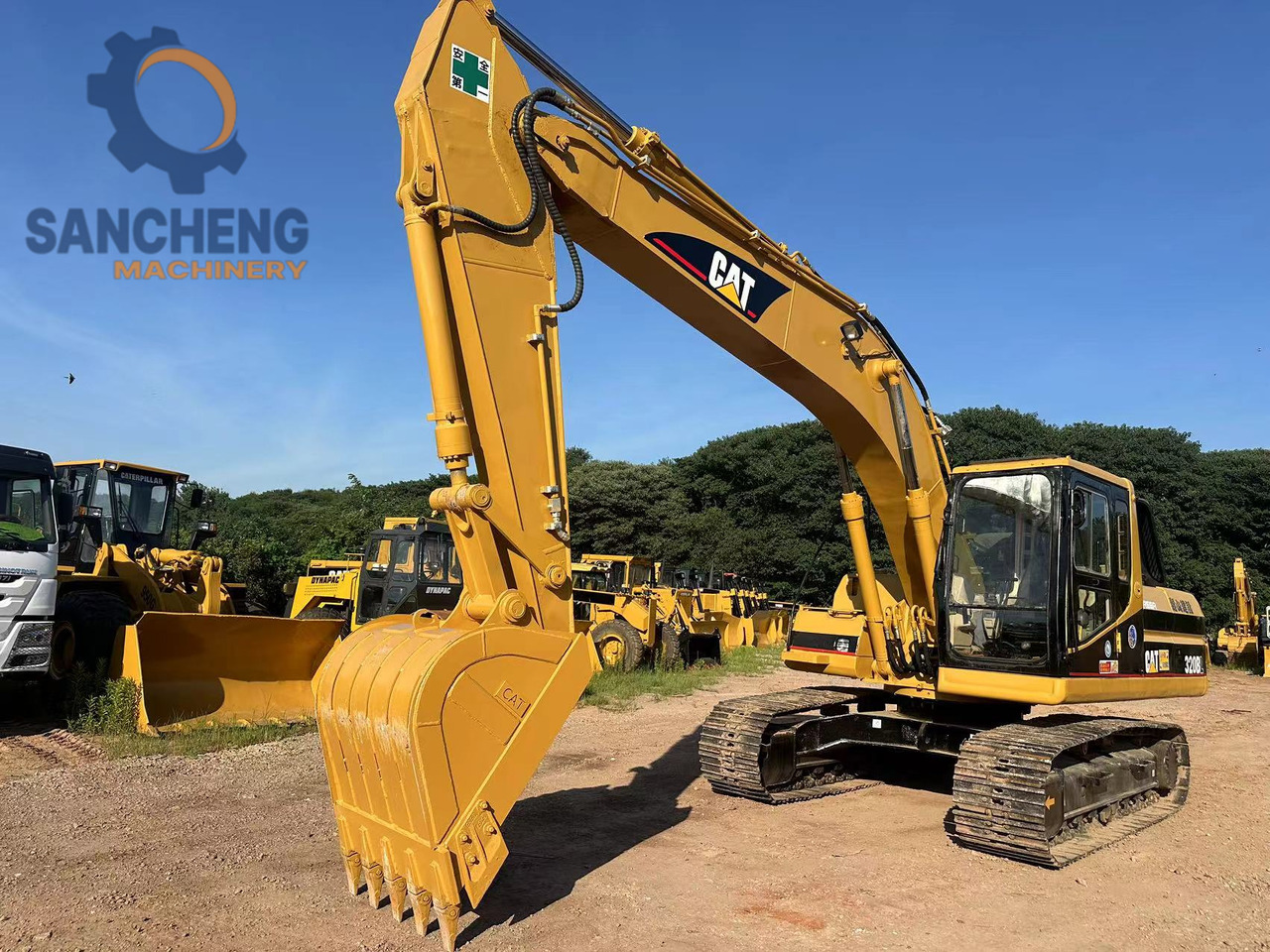 Crawler excavator CATERPILLAR 320BL: picture 8