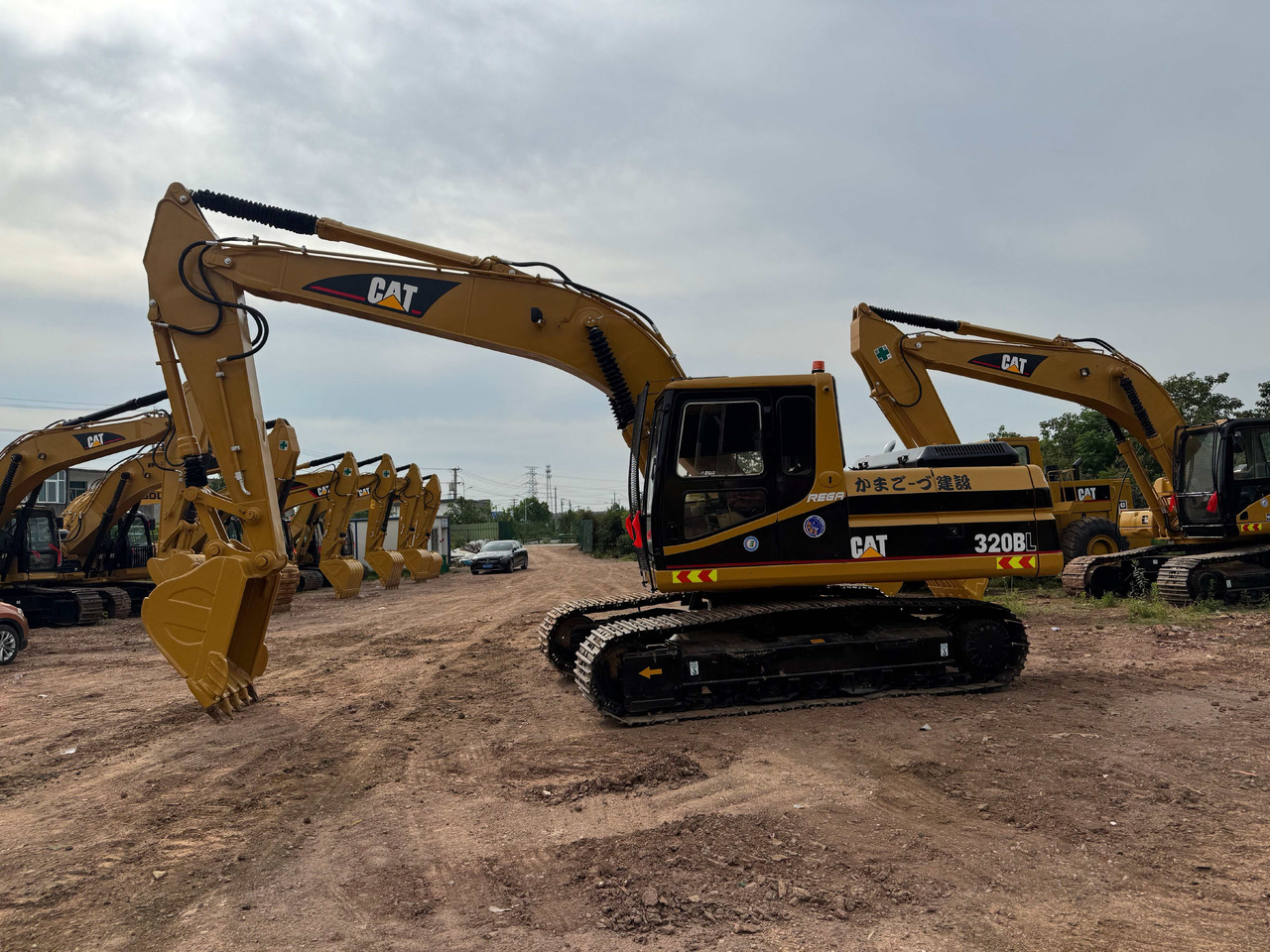 CATERPILLAR 320BL - Crawler excavator: picture 4 CATERPILLAR 320BL - Crawler excavator: picture 4