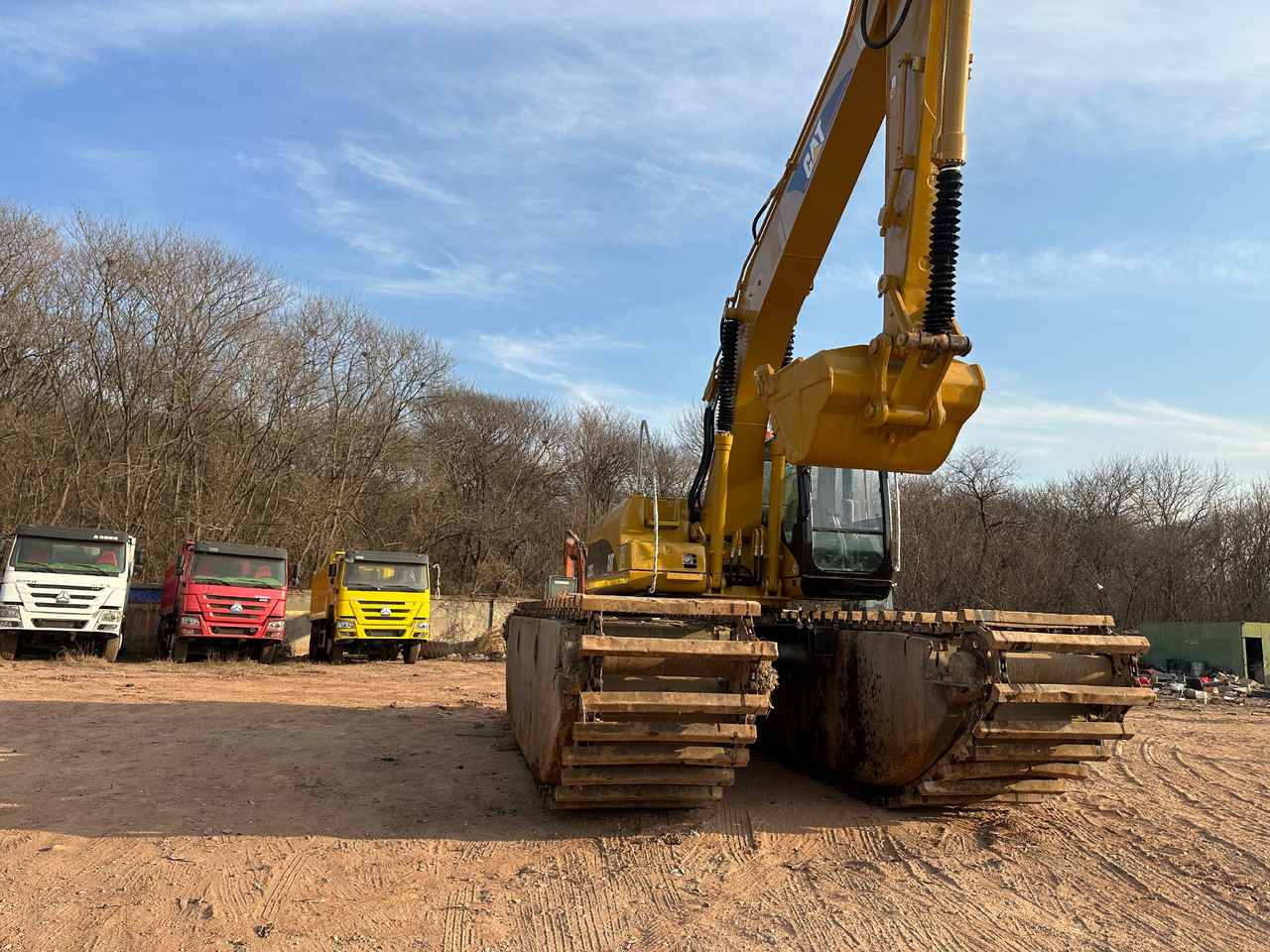 CATERPILLAR 320CL - Amphibious excavator: picture 2 CATERPILLAR 320CL - Amphibious excavator: picture 2