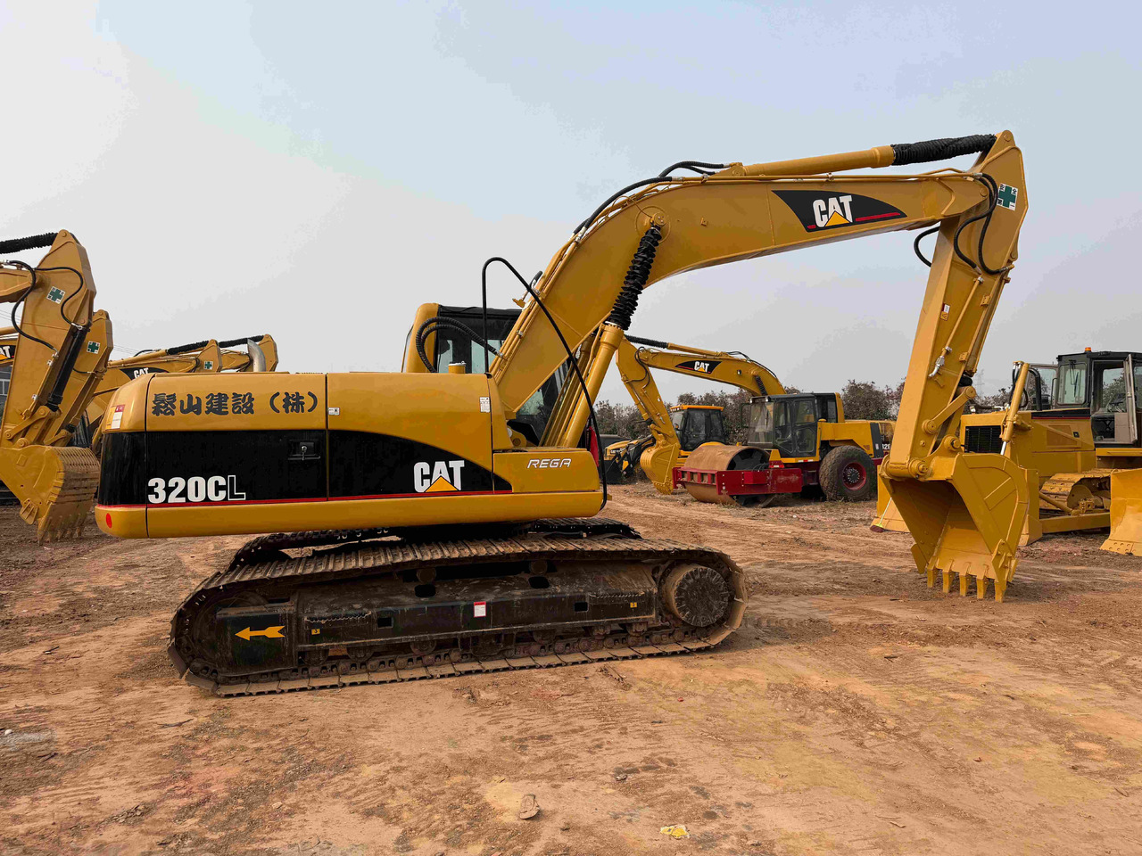 CATERPILLAR 320CL - Crawler excavator: picture 1 CATERPILLAR 320CL - Crawler excavator: picture 1