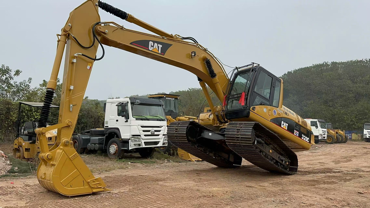 CATERPILLAR 320CL - Crawler excavator: picture 3 CATERPILLAR 320CL - Crawler excavator: picture 3