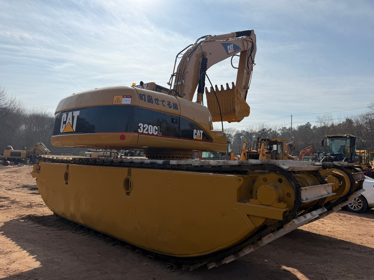 CATERPILLAR 320CL - Amphibious excavator: picture 2 CATERPILLAR 320CL - Amphibious excavator: picture 2
