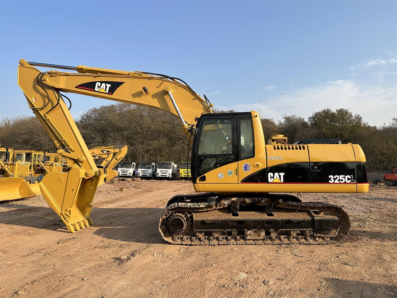 Crawler excavator CATERPILLAR 325CL: picture 1