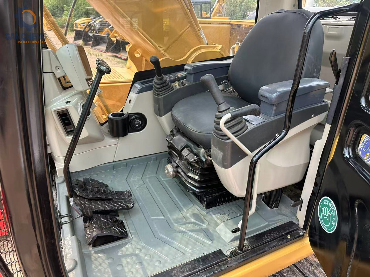 Crawler excavator CATERPILLAR 325CL: picture 8