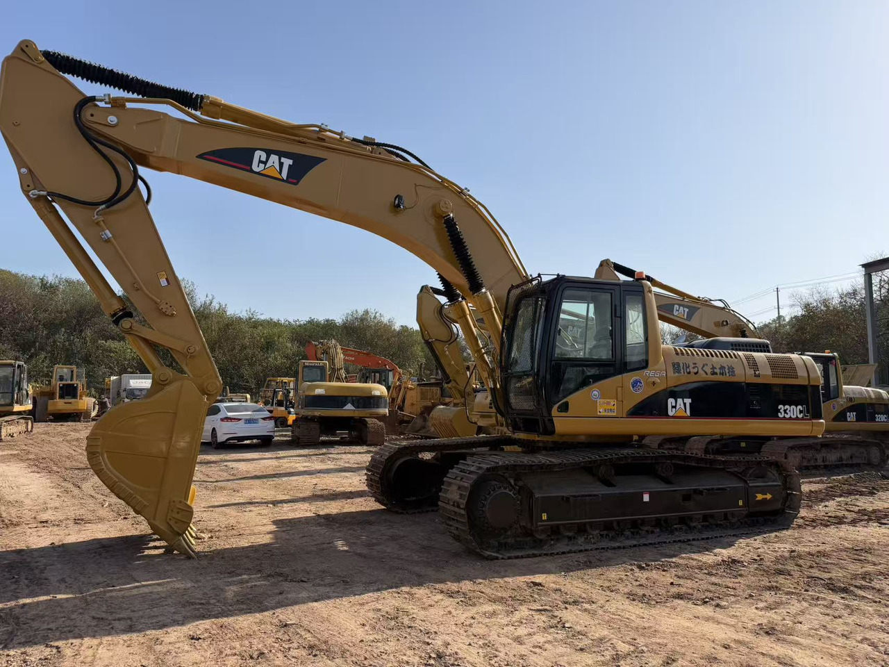 CATERPILLAR 330CL - Crawler excavator: picture 1 CATERPILLAR 330CL - Crawler excavator: picture 1