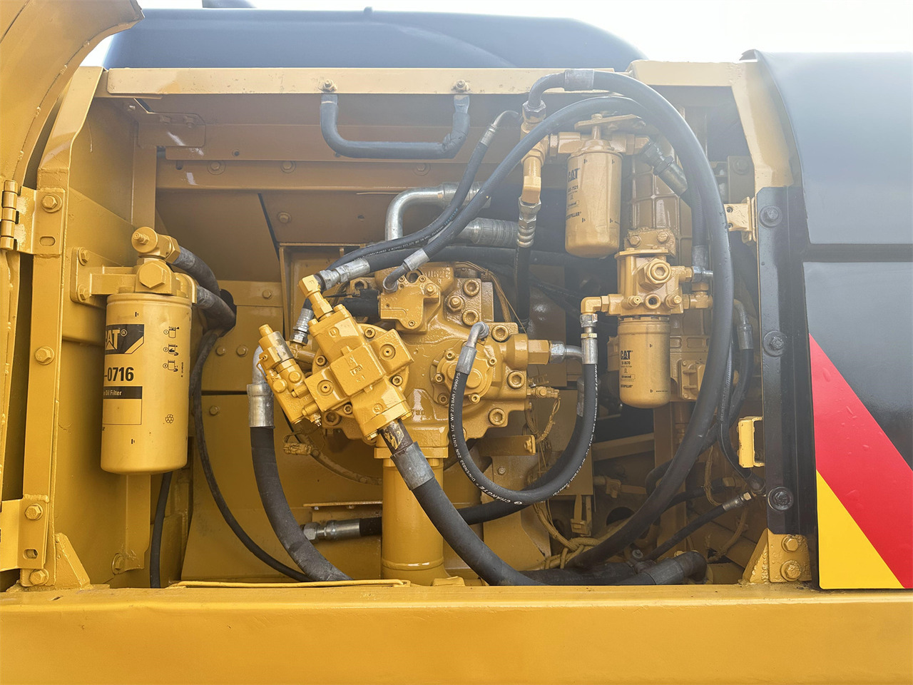 CATERPILLAR 330D leasing CATERPILLAR 330D: picture 8