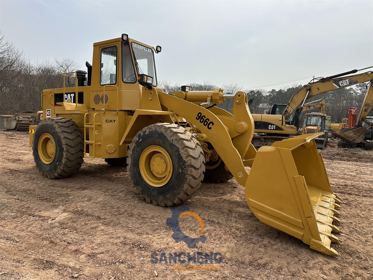 Wheel loader CATERPILLAR 966C: picture 11