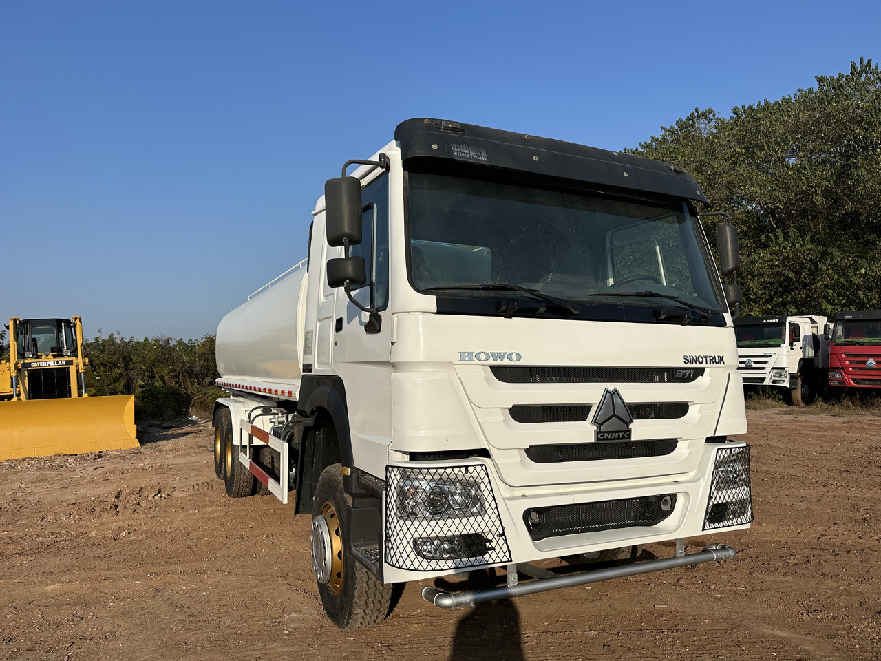 SINOTRUK HOWO 371 Water Tanker Truck - Tank truck: picture 1 SINOTRUK HOWO 371 Water Tanker Truck - Tank truck: picture 1
