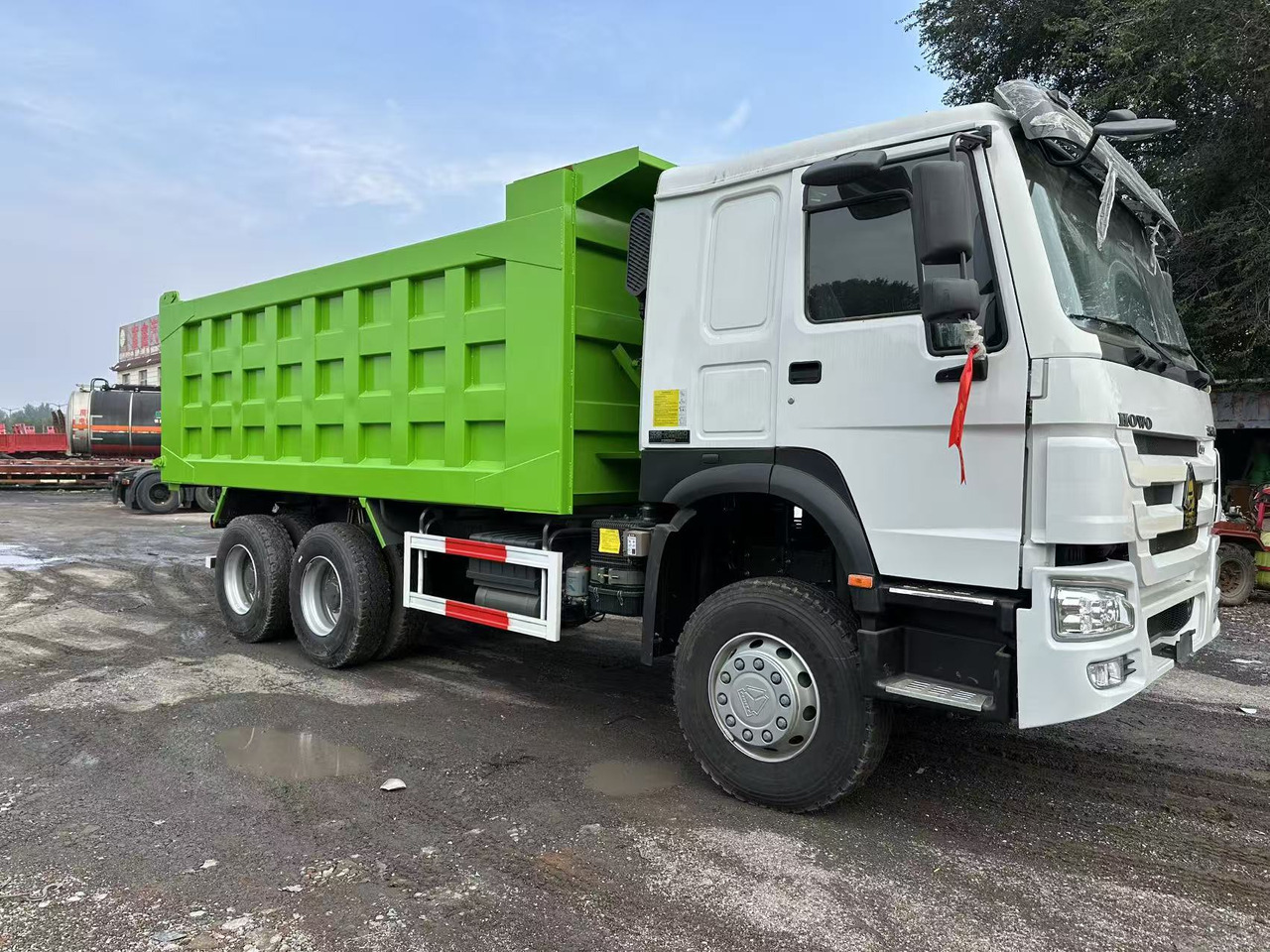 SINOTRUK HOWO 400HP 6X4 Tipper Truck - Tipper: picture 4 SINOTRUK HOWO 400HP 6X4 Tipper Truck - Tipper: picture 4