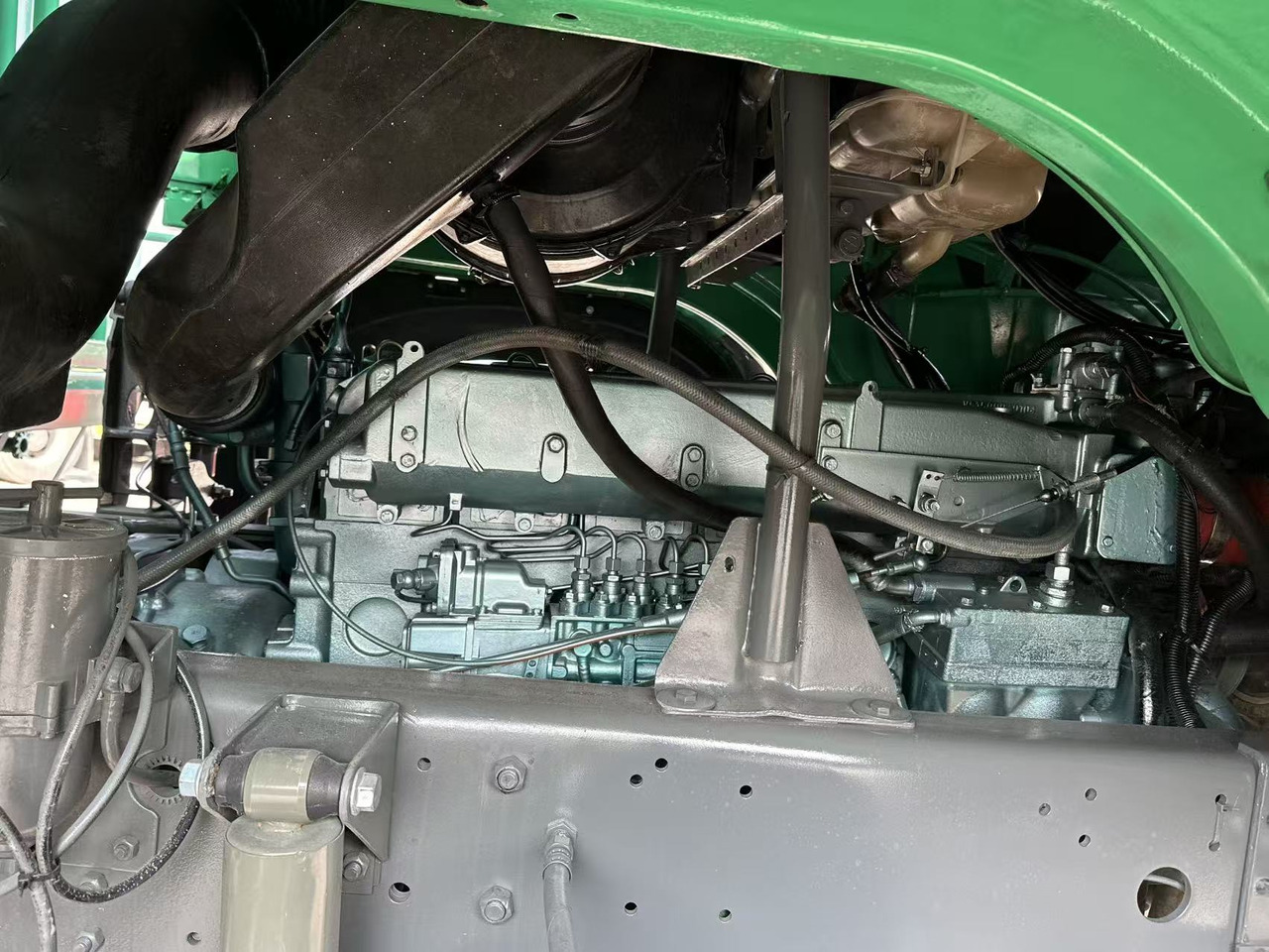 Dropside/ Flatbed truck for transportation of bulk materials SINOTRUK HOWO 420hp 8x4 fence truck: picture 9