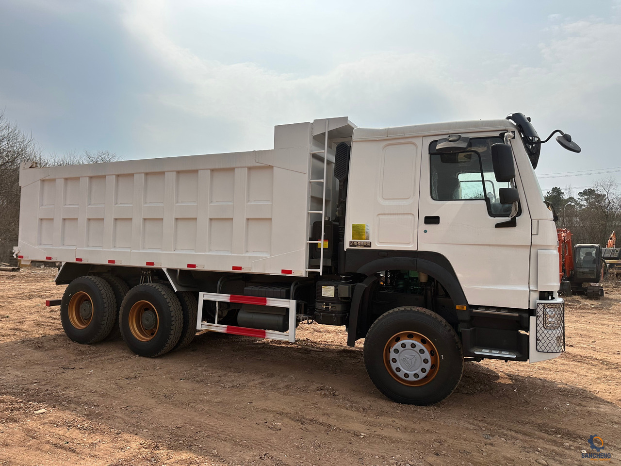 SINOTRUK HOWO Dump truck 371 6x4 - Tipper: picture 2 SINOTRUK HOWO Dump truck 371 6x4 - Tipper: picture 2