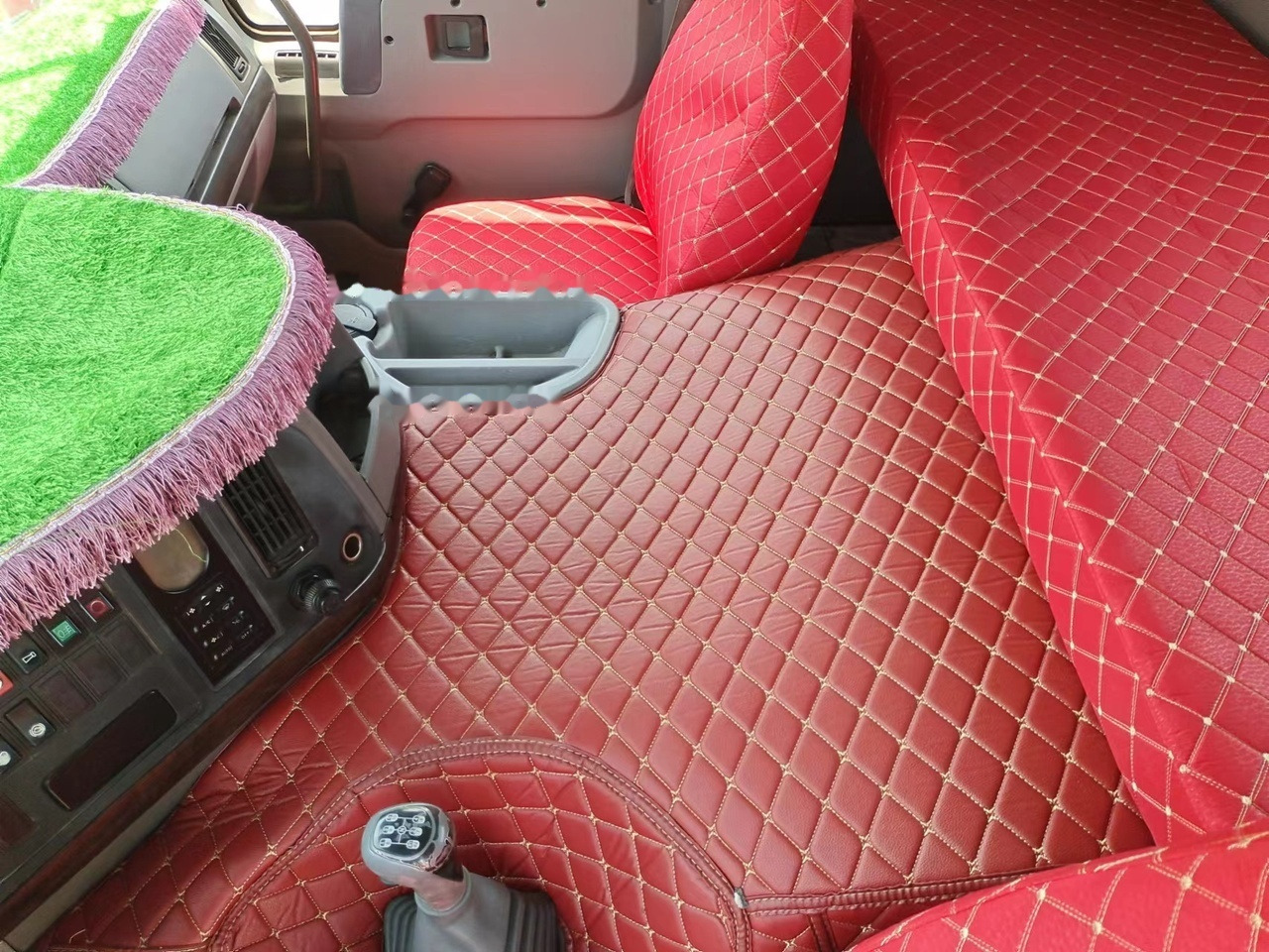 SINOTRUK Howo tractor unit 420hp - Tractor unit: picture 5 SINOTRUK Howo tractor unit 420hp - Tractor unit: picture 5