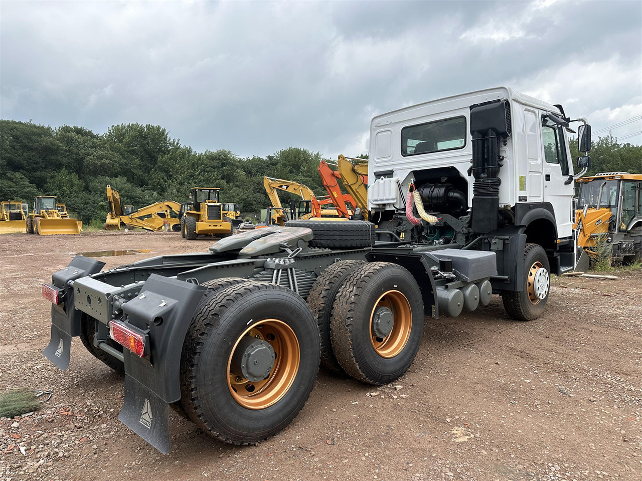 SINOTRUK Howo tractor unit 420hp - Tractor unit: picture 4 SINOTRUK Howo tractor unit 420hp - Tractor unit: picture 4