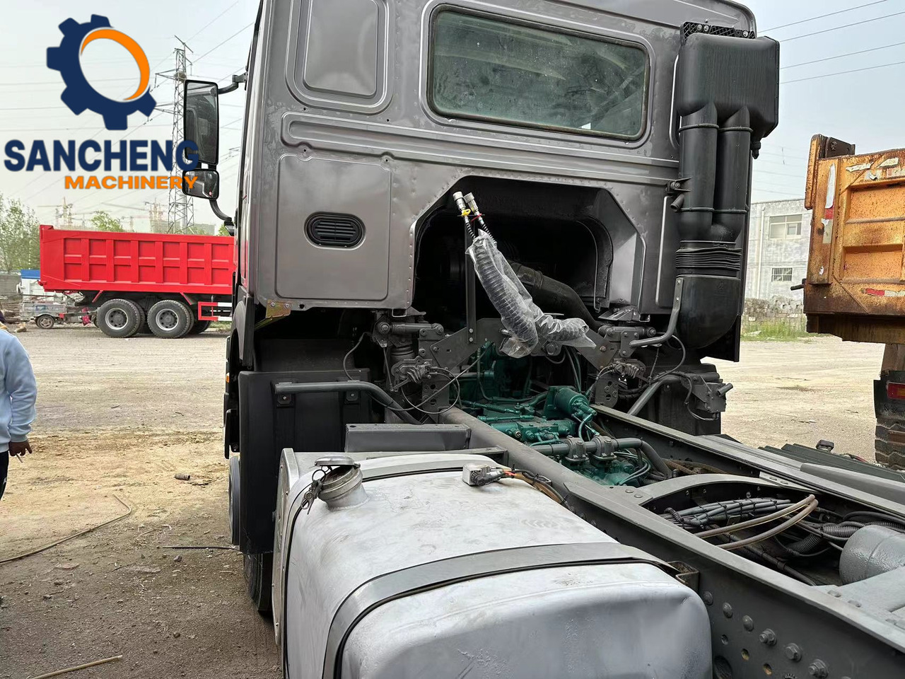 Tractor unit Sinotruk HOWO 380hp: picture 6