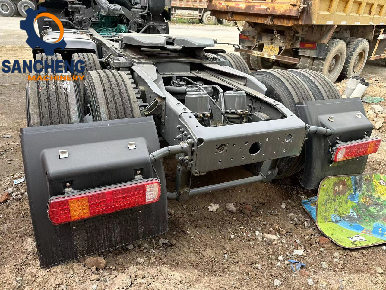 Tractor unit Sinotruk HOWO 380hp: picture 12