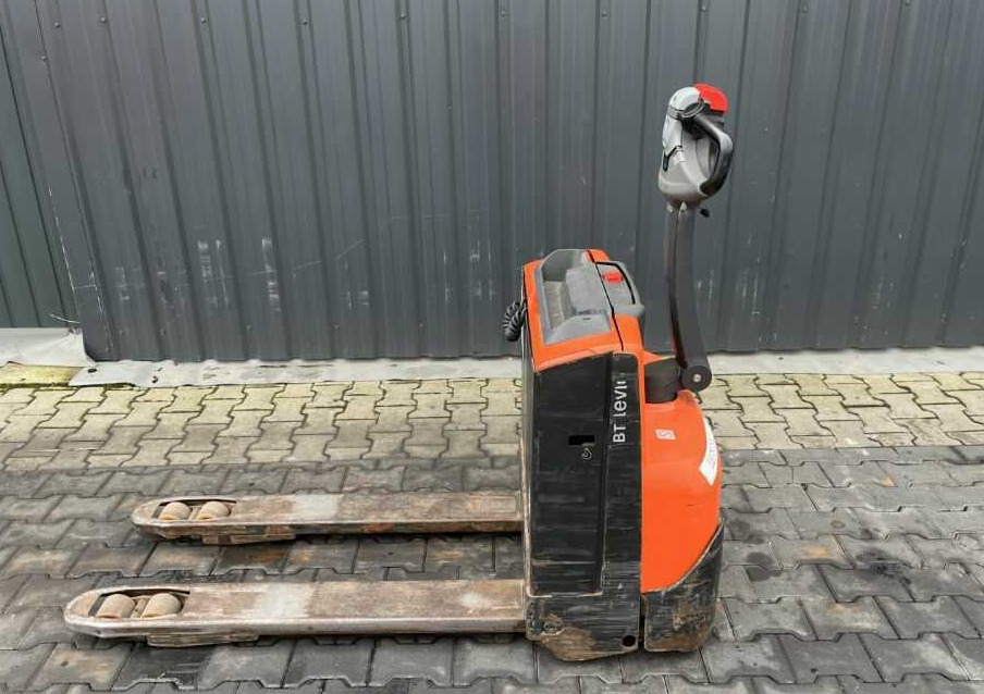 BT LWE140 - Pallet truck: picture 2 BT LWE140 - Pallet truck: picture 2