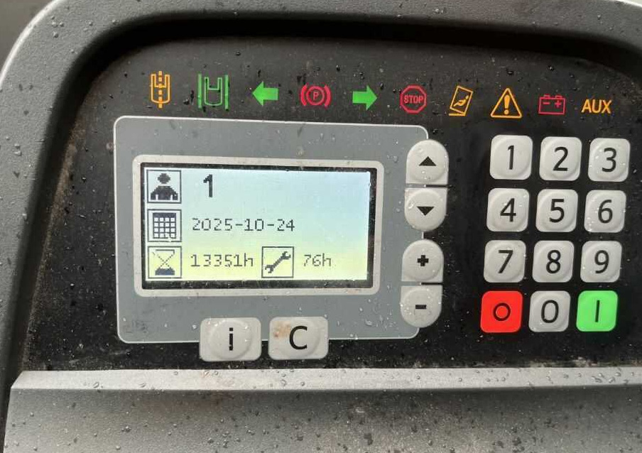 BT RRE140H - Reach truck: picture 5 BT RRE140H - Reach truck: picture 5