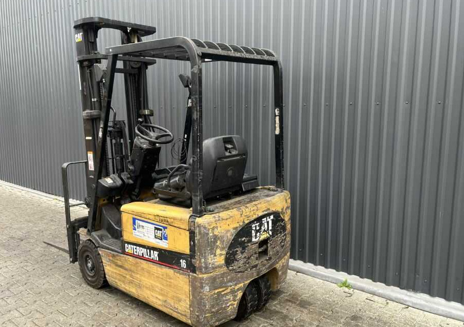 CAT Lift Trucks EP16KT - Electric forklift: picture 3 CAT Lift Trucks EP16KT - Electric forklift: picture 3