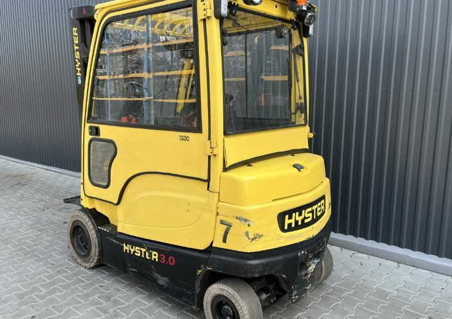 Hyster J3.0XN - Electric forklift: picture 3 Hyster J3.0XN - Electric forklift: picture 3