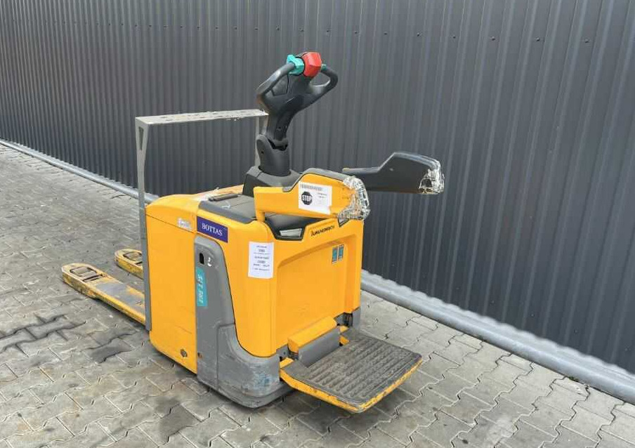 Jungheinrich ERE125 - Stacker: picture 3 Jungheinrich ERE125 - Stacker: picture 3