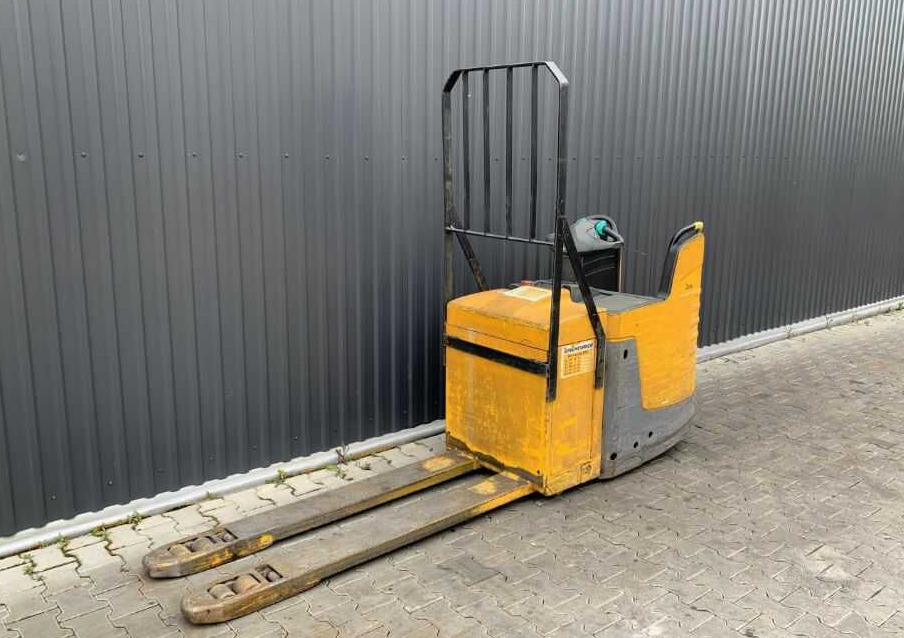 Jungheinrich ERE225 - Pallet truck: picture 1 Jungheinrich ERE225 - Pallet truck: picture 1