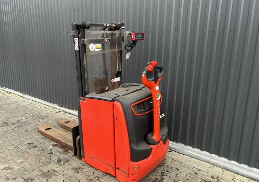 Linde D10 - Stacker: picture 3 Linde D10 - Stacker: picture 3