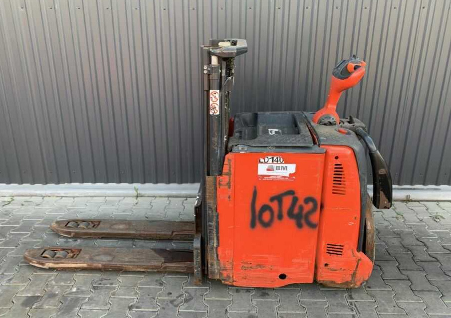 Linde D12AP - Stacker: picture 2 Linde D12AP - Stacker: picture 2