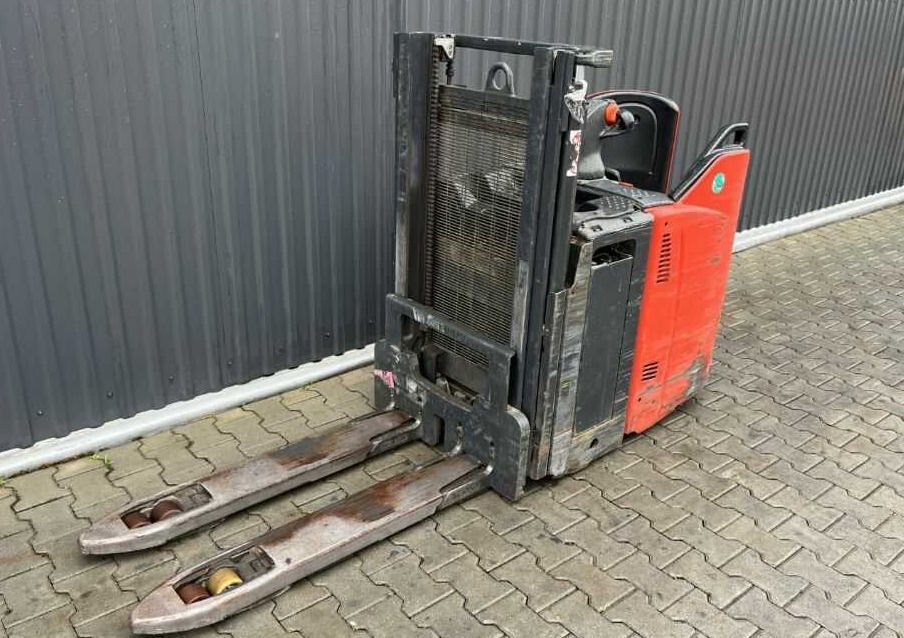 Linde D12HPSP - Stacker: picture 1 Linde D12HPSP - Stacker: picture 1