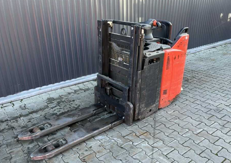 Linde D12HPSP - Stacker: picture 1 Linde D12HPSP - Stacker: picture 1