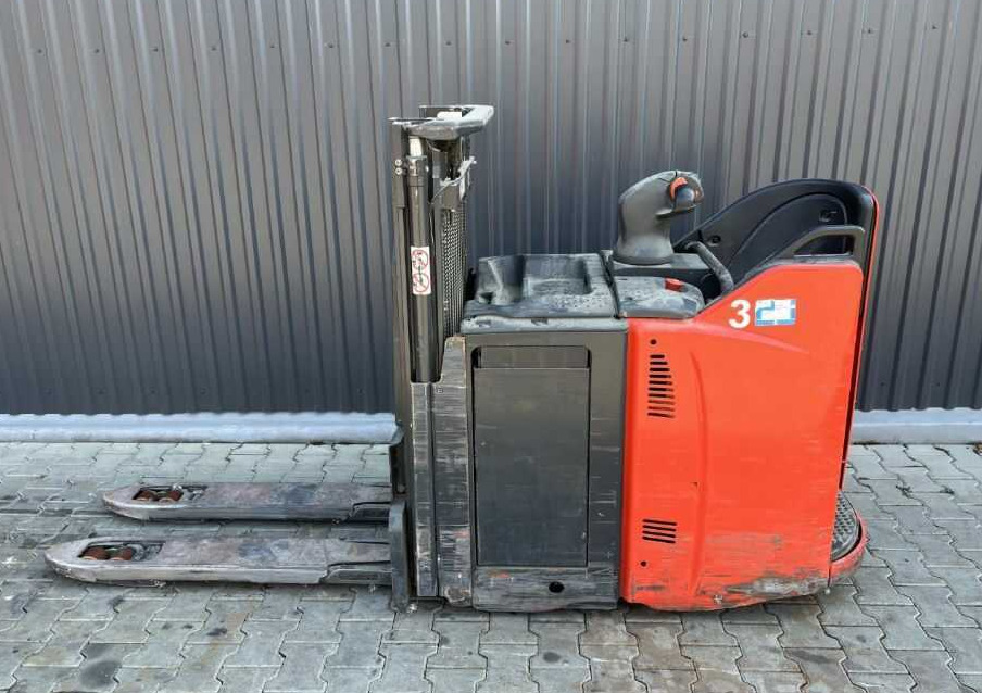 Linde D12SPHP - Stacker: picture 2 Linde D12SPHP - Stacker: picture 2