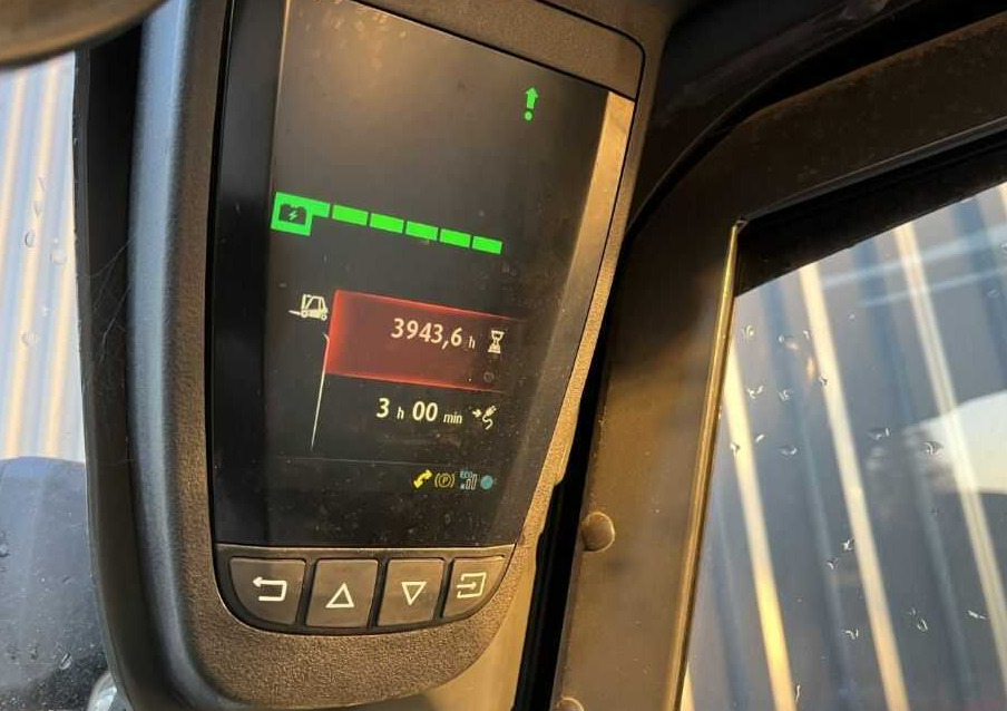 Linde E20PH-02 - Electric forklift: picture 5 Linde E20PH-02 - Electric forklift: picture 5