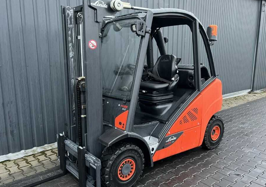 LPG forklift Linde H25T-02: picture 9 LPG forklift Linde H25T-02: picture 9