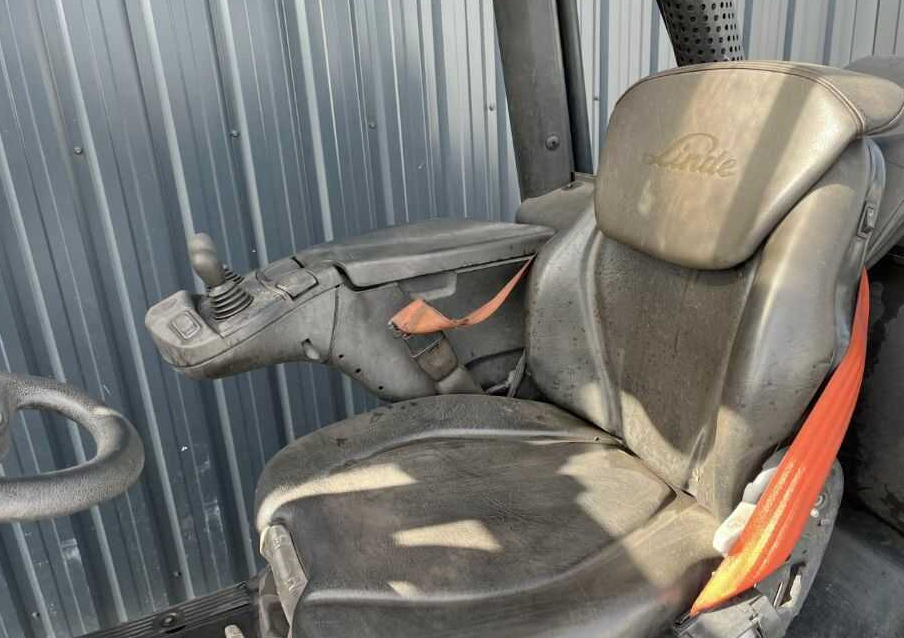 LPG forklift Linde H35T-02: picture 7