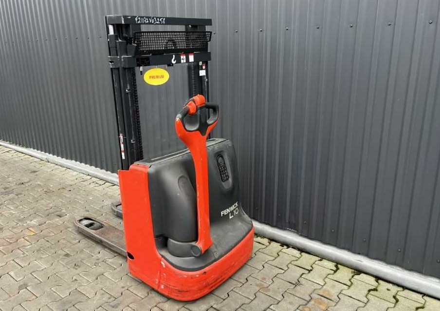 Linde L10B - Stacker: picture 3 Linde L10B - Stacker: picture 3