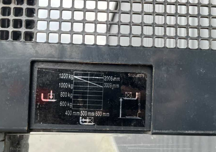 Linde L12 - Stacker: picture 5 Linde L12 - Stacker: picture 5