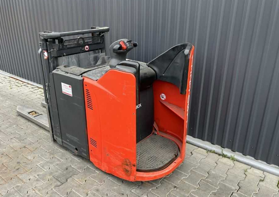 Linde L12SP - Stacker: picture 3 Linde L12SP - Stacker: picture 3