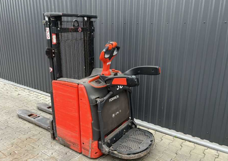 Linde L14AP - Stacker: picture 3 Linde L14AP - Stacker: picture 3