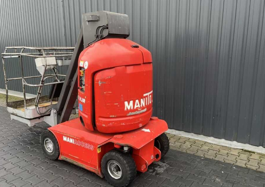 Manitou 105VJR - Vertical mast lift: picture 3 Manitou 105VJR - Vertical mast lift: picture 3