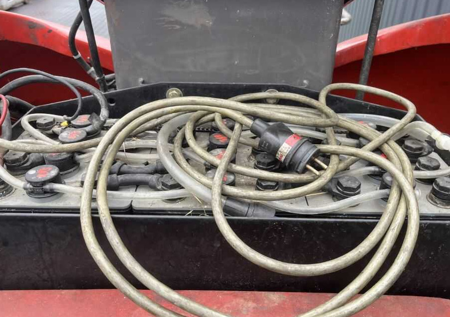 Manitou 105VJR - Vertical mast lift: picture 5 Manitou 105VJR - Vertical mast lift: picture 5